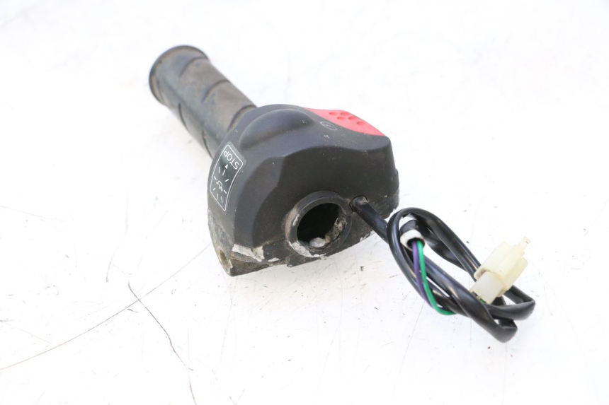 photo de COMANDO DIREITO PEUGEOT LUDIX ONE 50 (2004 - 2013) - Pontos de fixação