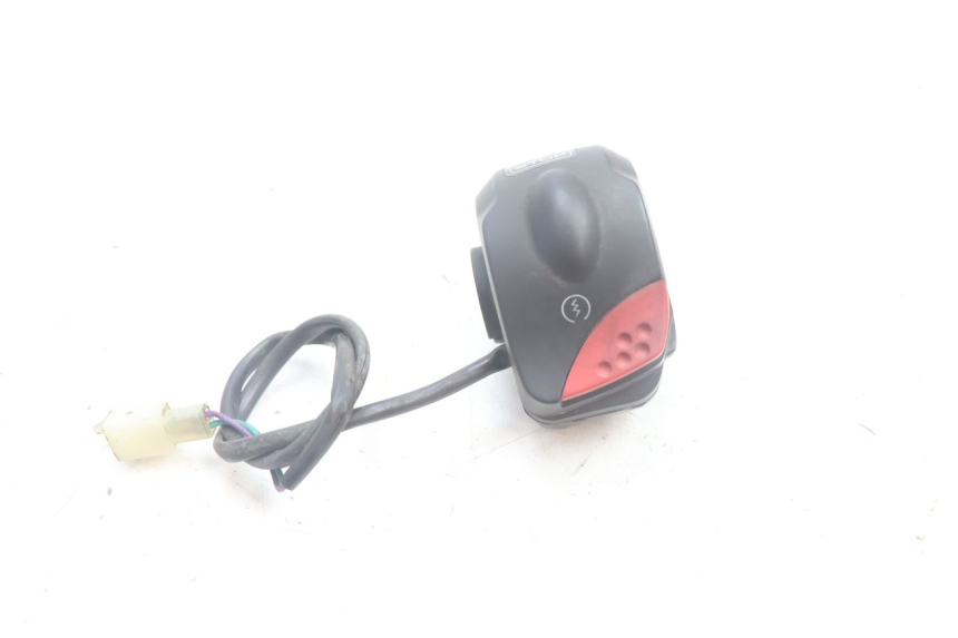photo de COMUTADOR DIREITO PEUGEOT LUDIX PRO 2T 50 (2010 - 2017) - Vista principal
