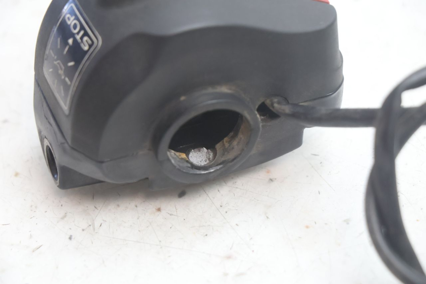 photo de COMUTADOR DIREITO PEUGEOT LUDIX PRO 2T 50 (2010 - 2017) - Vista geral