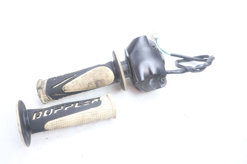 photo de COMANDO DIREITO PEUGEOT LUDIX SNAKE 2T 50 (2004 - 2014) - Ampliação técnica