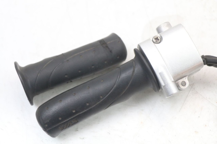 photo de COMANDO DIREITO SYM MIO 50 (2011 - 2017) - Pontos de fixação