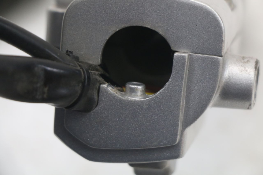 photo de COMANDO DIREITO SYM MIO 50 (2011 - 2017) - Estado da superfície