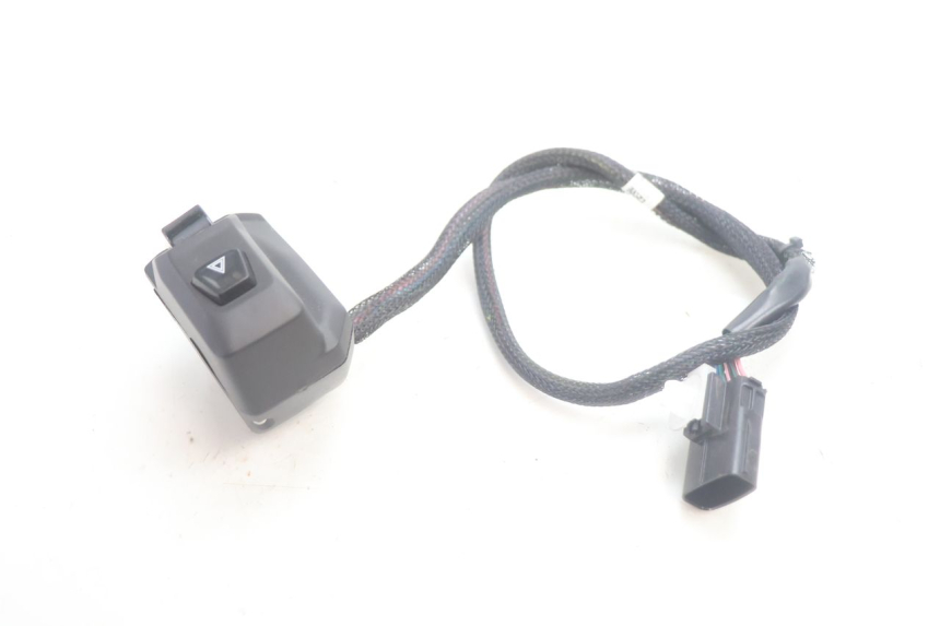photo de COMUTADOR DIREITO PIAGGIO MP3 HPE 530 (2022 - 2026) - Zoom do estado de desgaste