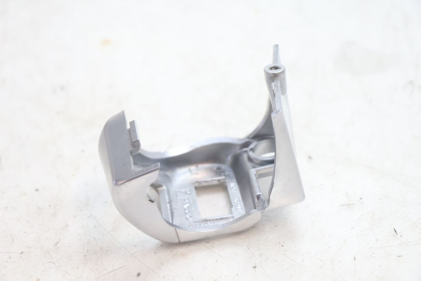 photo de COMANDO DIREITO PIAGGIO MP3 125 (2006 - 2014) - Pontos de fixação