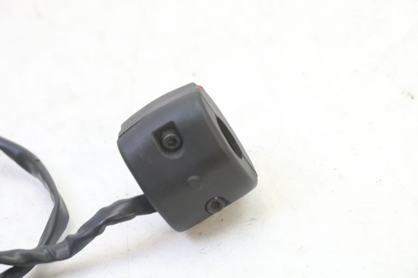 photo de COMANDO DIREITO RIEJU MRT 50 (2018 - 2021) - Pontos de fixação
