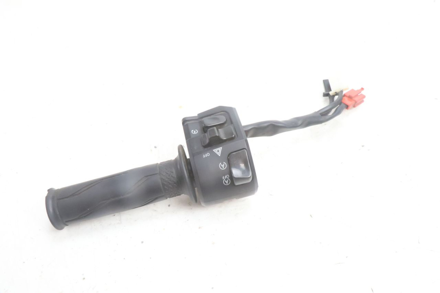 photo de COMUTADOR DIREITO YAMAHA N-MAX NMAX 125 (2021 - 2024) - Outro ângulo de visão