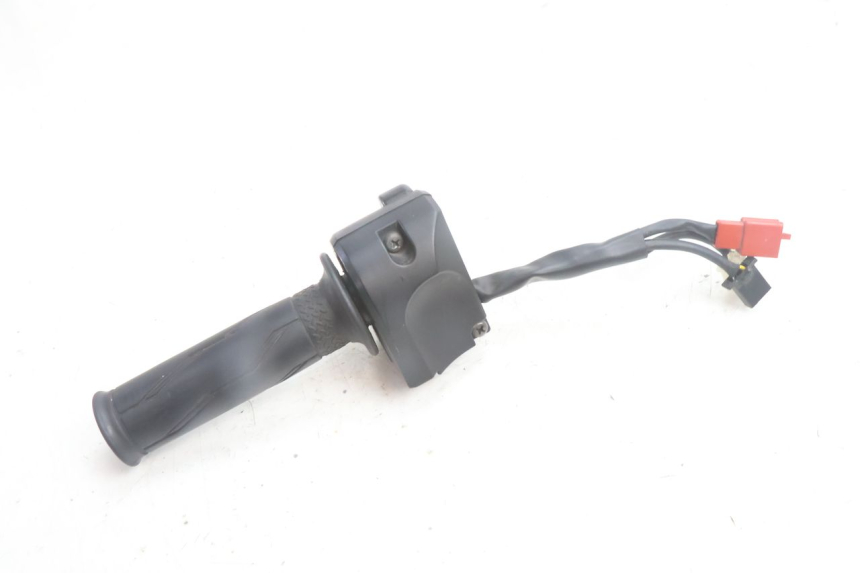 photo de COMUTADOR DIREITO YAMAHA N-MAX NMAX 125 (2021 - 2024) - Ampliação técnica