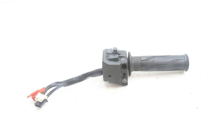 photo de COMUTADOR DIREITO YAMAHA N-MAX NMAX 125 (2021 - 2024) - Vista geral