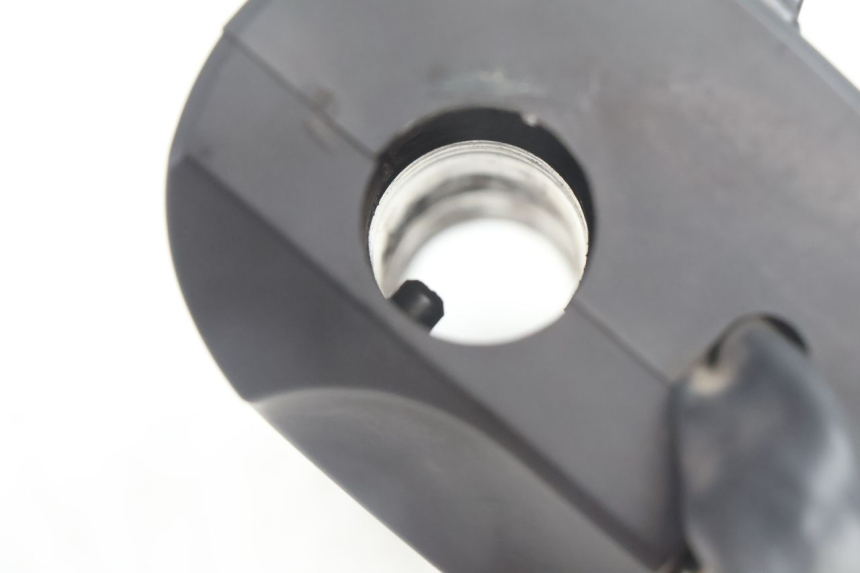 photo de COMUTADOR DIREITO YAMAHA N-MAX NMAX 125 (2021 - 2024) - Pontos de fixação