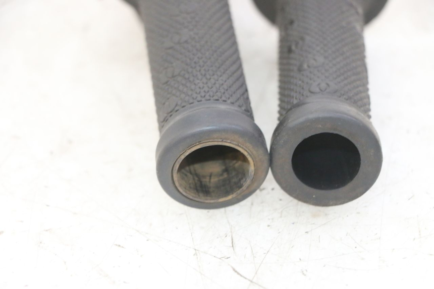 photo de COMANDO DIREITO GILERA NEXUS 125 (2009 - 2013) - Pontos de fixação