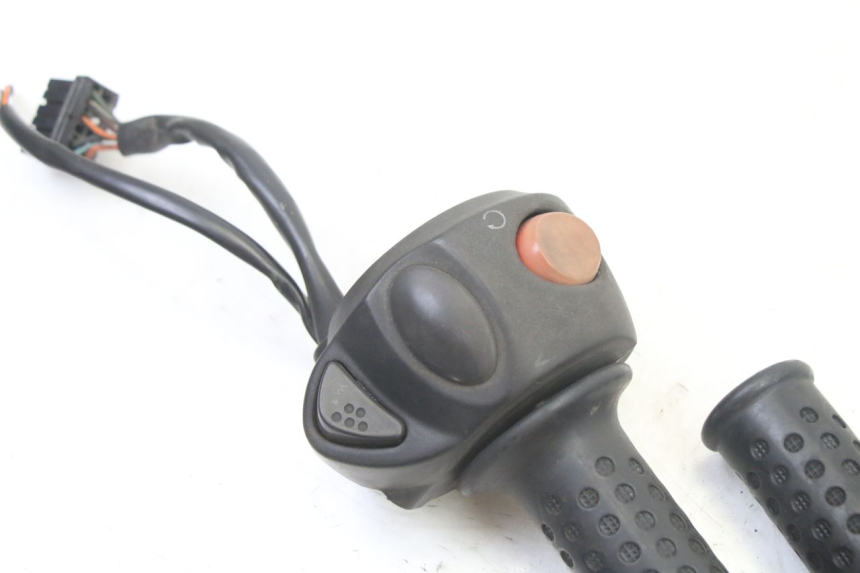 photo de COMANDO DIREITO GILERA NEXUS 125 (2009 - 2013) - Detalhe da peça