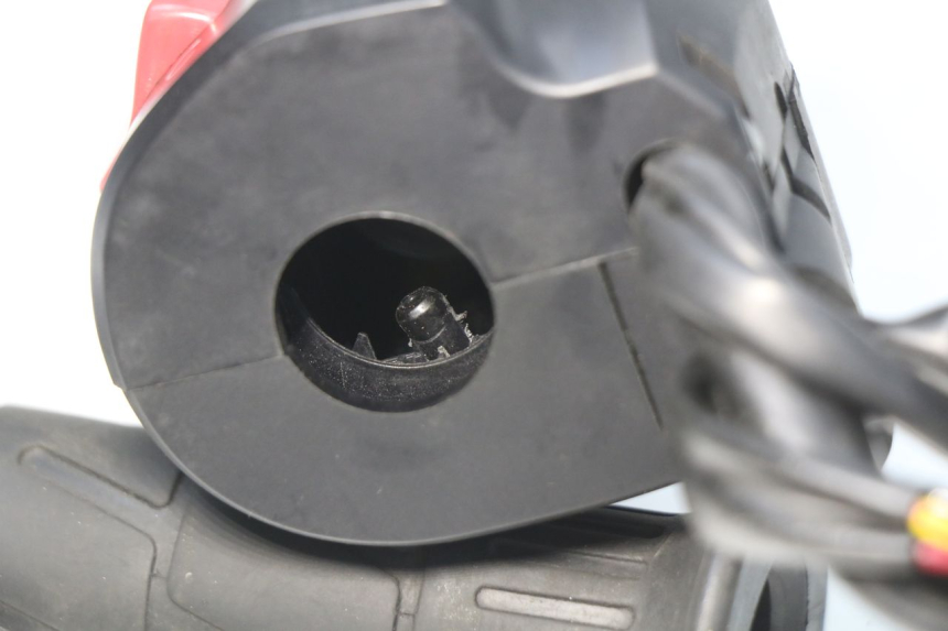 photo de COMANDO DIREITO KAWASAKI NINJA 400 (2018 - 2023) - Estado da superfície