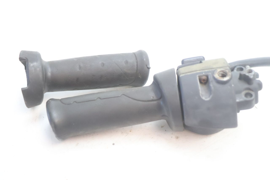 photo de COMUTADOR DIREITO MBK NITRO 50 (2004 - 2008) - Ampliação técnica