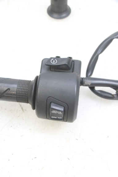 photo de COMANDO DIREITO HONDA PCX (JF47) 125 (2012 - 2013) - Detalhe da peça