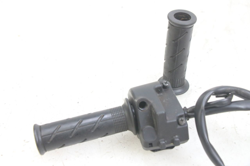 photo de COMANDO DIREITO HONDA PCX (JF47) 125 (2012 - 2013) - Zoom do estado de desgaste