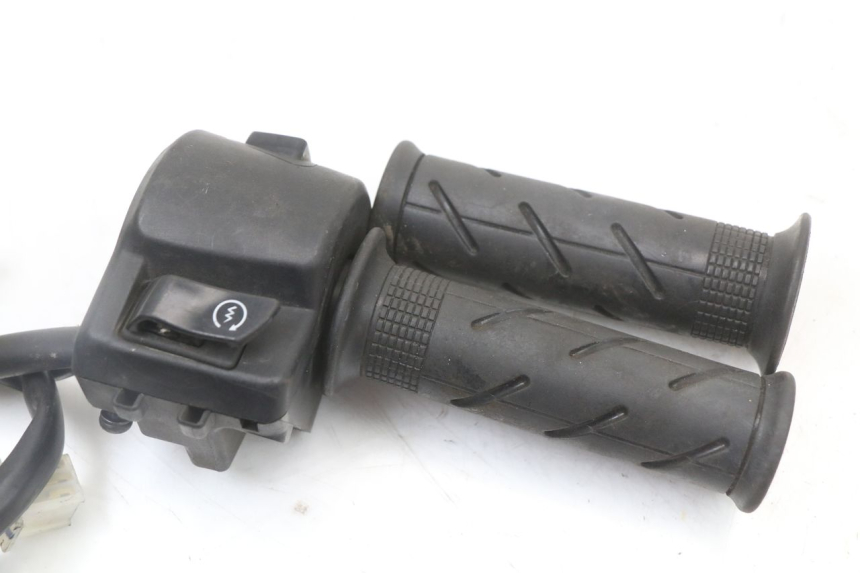 photo de COMANDO DIREITO HONDA PCX (JF47) 125 (2012 - 2013) - Detalhe da peça