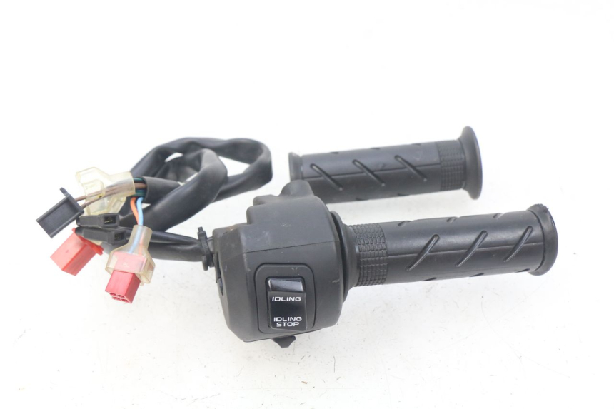 photo de COMANDO DIREITO HONDA PCX (JF57/JF64) 125 (2014 - 2018) - Pontos de fixação