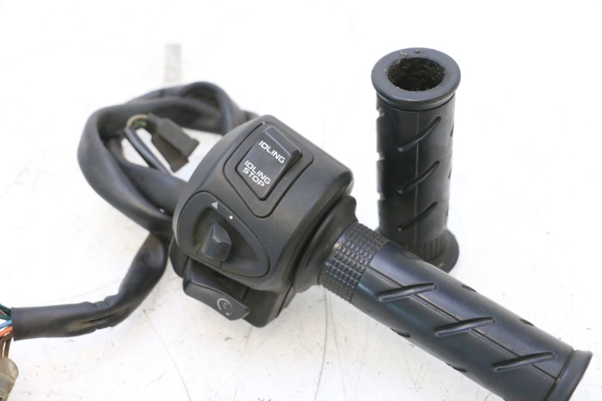 photo de COMANDO DIREITO HONDA PCX (JF57/JF64) 125 (2014 - 2018) - Vista do produto