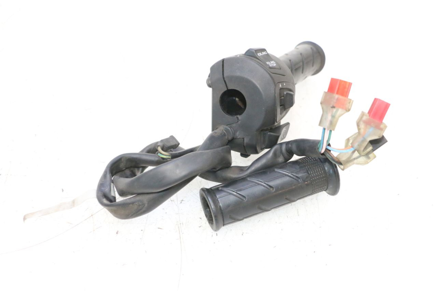 photo de COMANDO DIREITO HONDA PCX (JF57/JF64) 125 (2014 - 2018) - Zoom do estado de desgaste