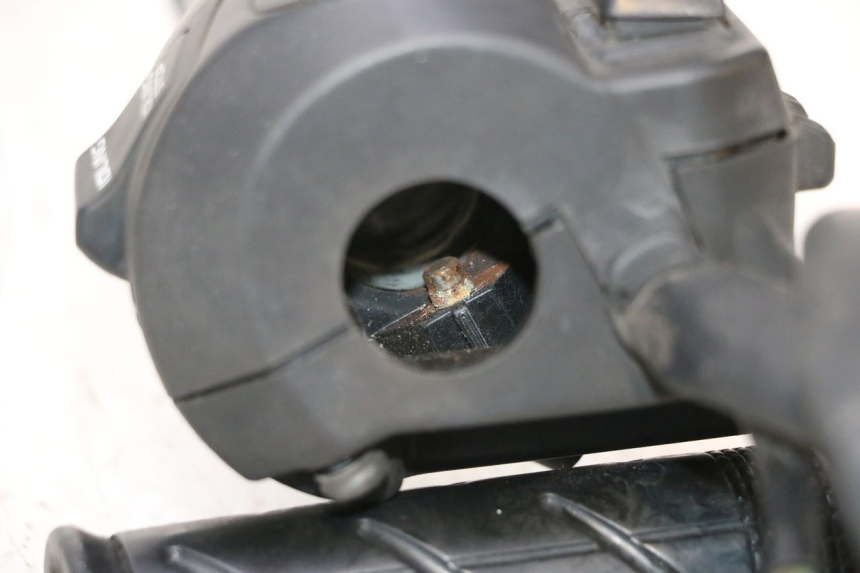 photo de COMANDO DIREITO HONDA PCX (JF57/JF64) 125 (2014 - 2018) - Outro ângulo de visão