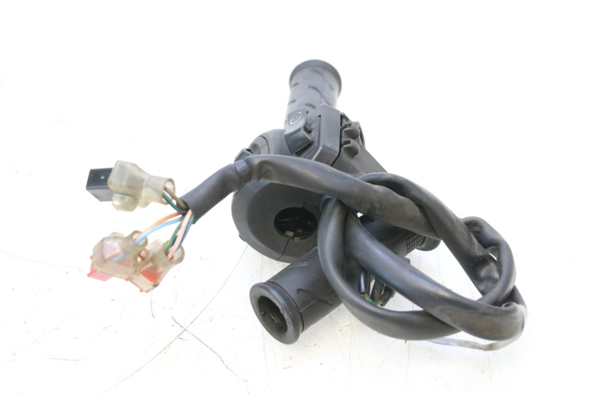 photo de COMANDO DIREITO HONDA PCX (JF57/JF64) 125 (2014 - 2018) - Ampliação técnica
