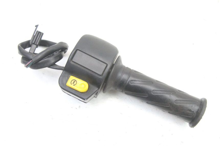 photo de COMANDO DIREITO PEUGEOT KISBEE 2T 50 (2010 - 2017) - Vista principal