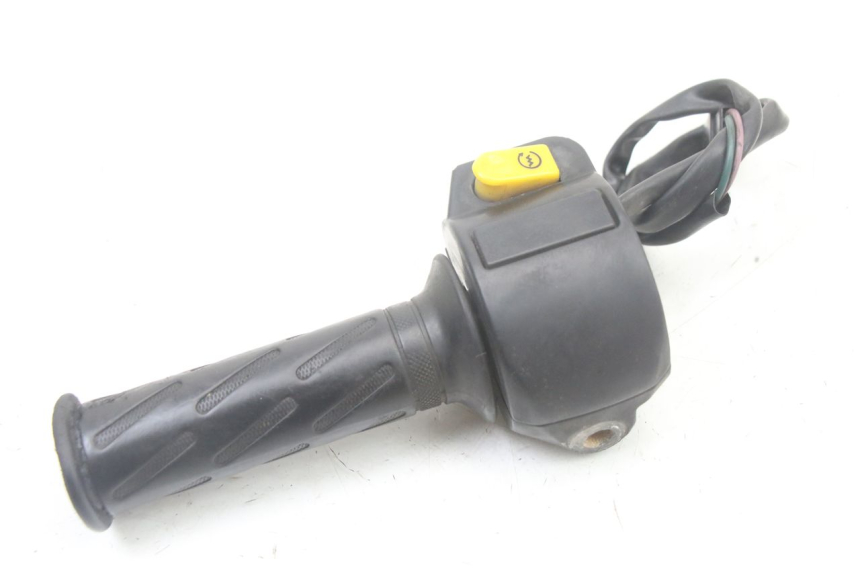 photo de COMANDO DIREITO PEUGEOT KISBEE 2T 50 (2010 - 2017) - Zoom do estado de desgaste