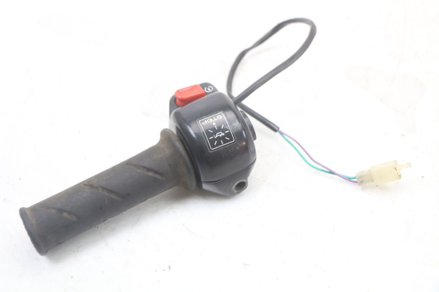 photo de COMANDO DIREITO PEUGEOT LUDIX 50 (2005 - 2007) - Outro ângulo de visão