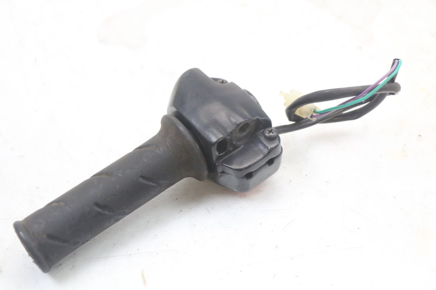 photo de COMANDO DIREITO PEUGEOT LUDIX 50 (2005 - 2007) - Estado da superfície