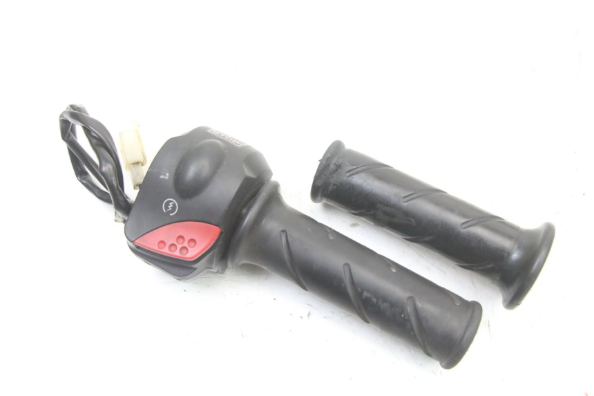 photo de COMANDO DIREITO PEUGEOT TREKKER TKR 50 (2005 - 2014) - Vista principal