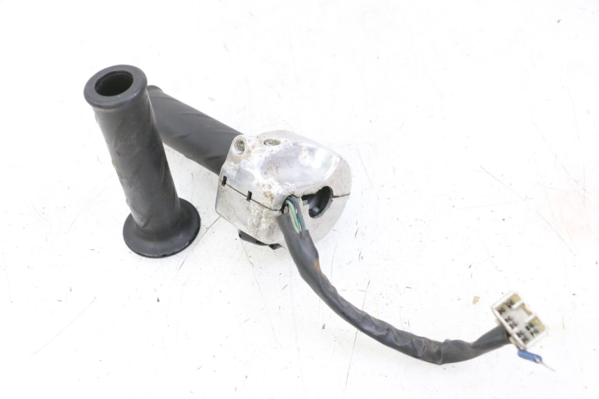 photo de COMANDO DIREITO PIAGGIO BEVERLY 125 (1998 - 2005) - Zoom do estado de desgaste