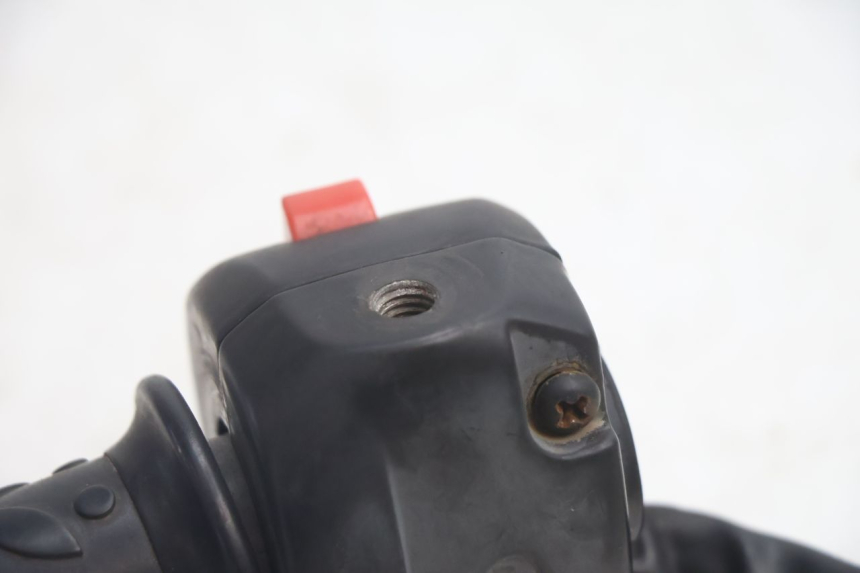 photo de COMUTADOR DIREITO RAZZO QTR 50 (2011 - 2018) - Pontos de fixação