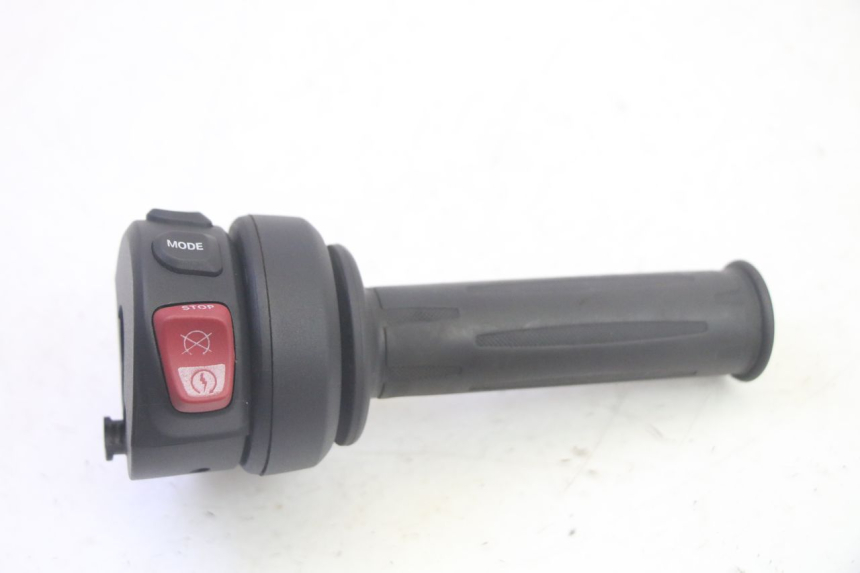 photo de COMANDO DIREITO BMW R GS 1250 (2021 - 2024) - Detalhe da peça