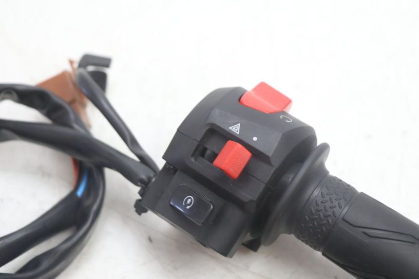photo de COMUTADOR DIREITO JM MOTORS R-MAX TECH 50 (2024 - 2026) - Detalhe da peça