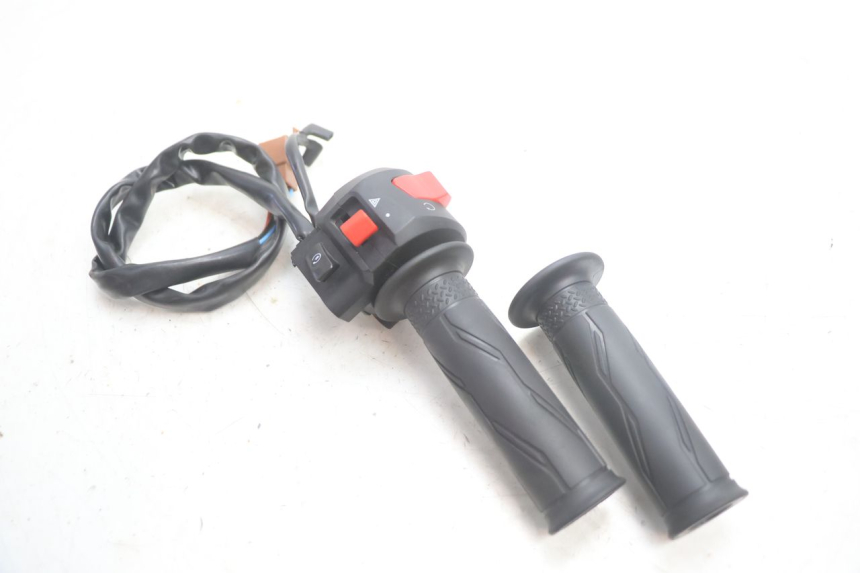 photo de COMUTADOR DIREITO JM MOTORS R-MAX TECH 50 (2024 - 2026) - Zoom do estado de desgaste
