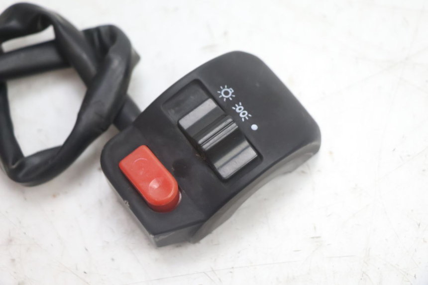 photo de COMUTADOR DIREITO YIYING RETRO 125 (2008 - 2018) - Detalhe da peça
