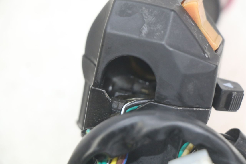 photo de COMANDO DIREITO YAMASAKI ROADSTER 50 (2013 - 2018) - Detalhe da peça