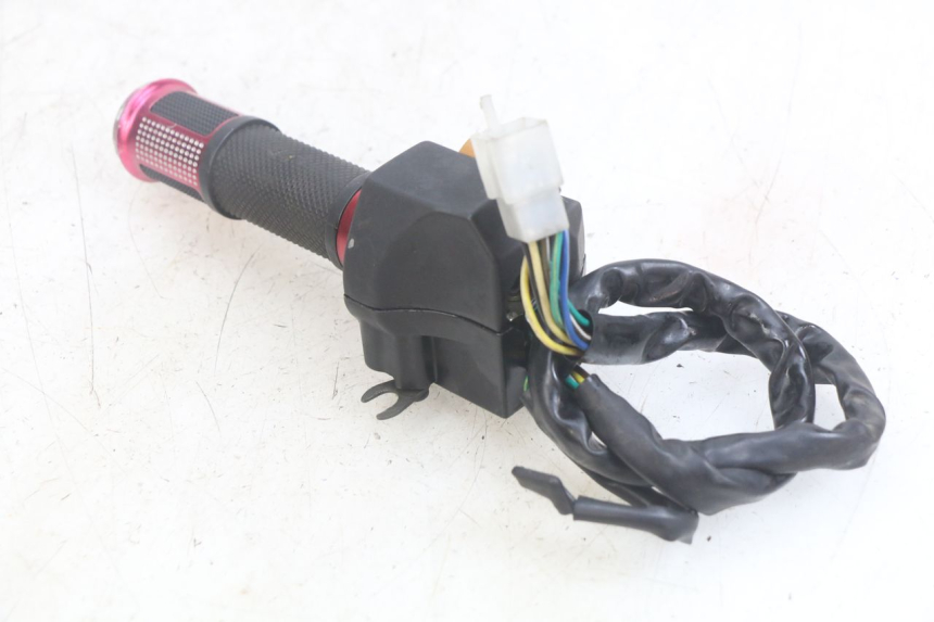 photo de COMANDO DIREITO YAMASAKI ROADSTER 50 (2013 - 2018) - Ampliação técnica