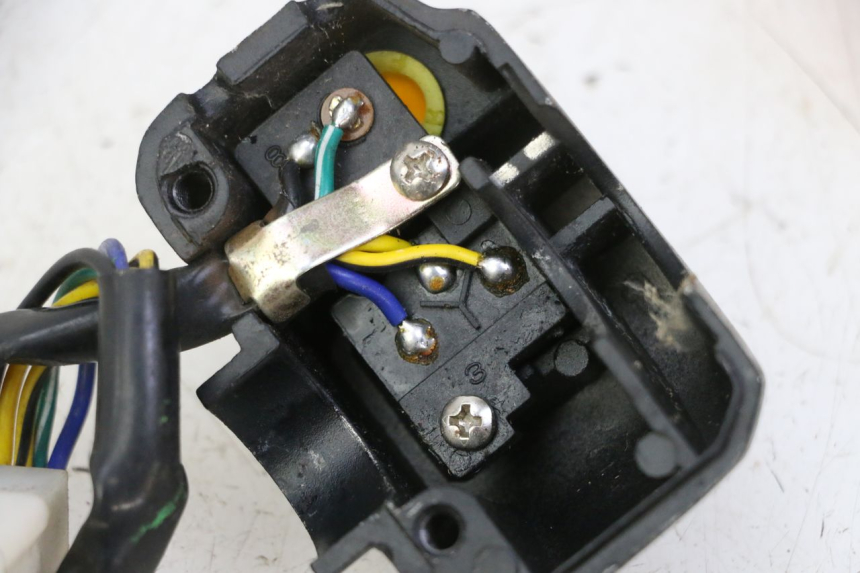 photo de COMANDO DIREITO PGO RODOSHOW 2T 50 (2003 - 2007) - Pontos de fixação