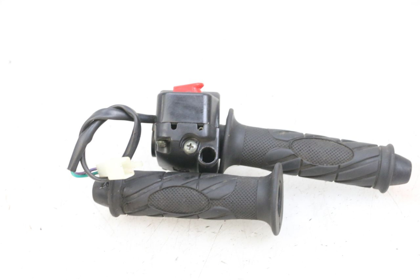 photo de COMANDO DIREITO TNT MOTOR ROMA 10' 4T 50 (2019 - 2022) - Outro ângulo de visão