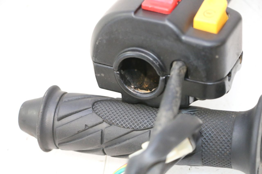 photo de COMANDO DIREITO TNT MOTOR ROMA 12' 2T 50 (2007 - 2018) - Zoom do estado de desgaste