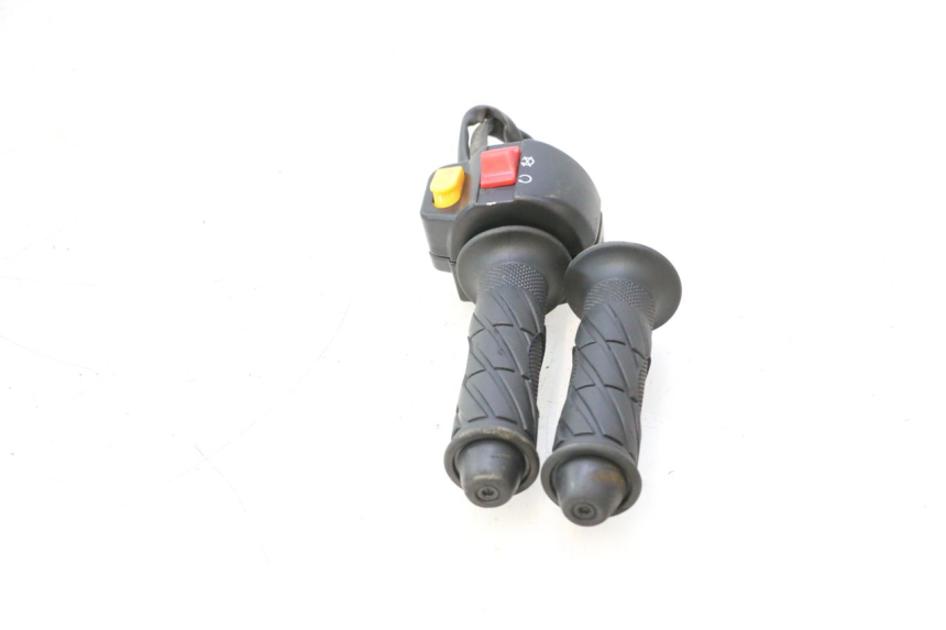 photo de COMANDO DIREITO TNT MOTOR ROMA 12' 2T 50 (2007 - 2018) - Pontos de fixação