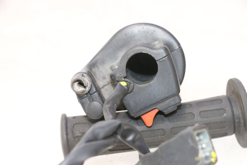 photo de COMUTADOR DIREITO MZ RT 125 (2000 - 2008) - Zoom do estado de desgaste