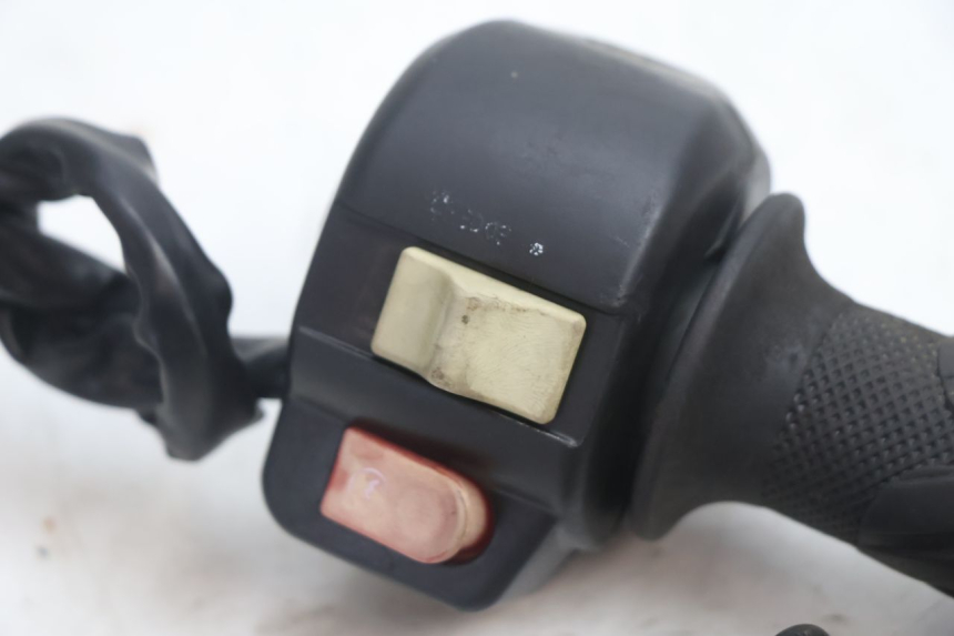 photo de COMANDO DIREITO KEEWAY RY6 2T 50 (2011 - 2019) - Detalhe da peça