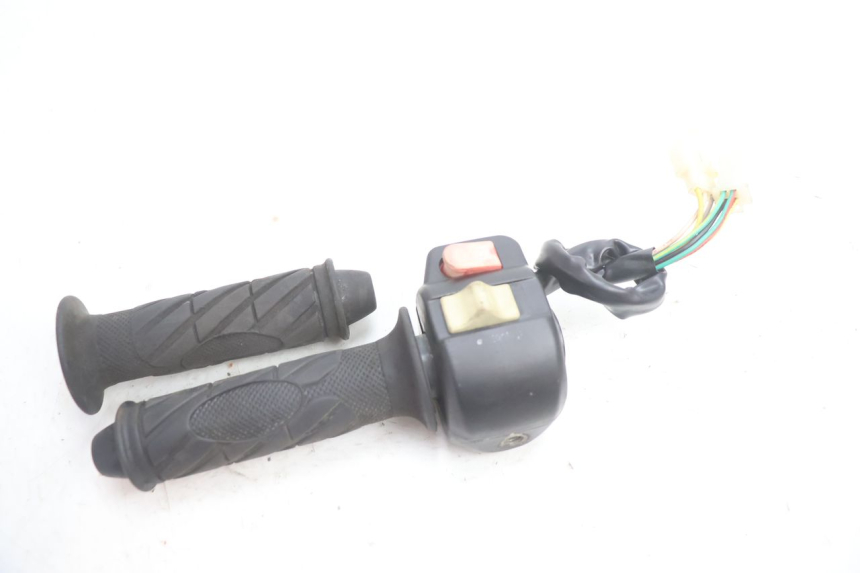 photo de COMANDO DIREITO KEEWAY RY6 2T 50 (2011 - 2019) - Outro ângulo de visão