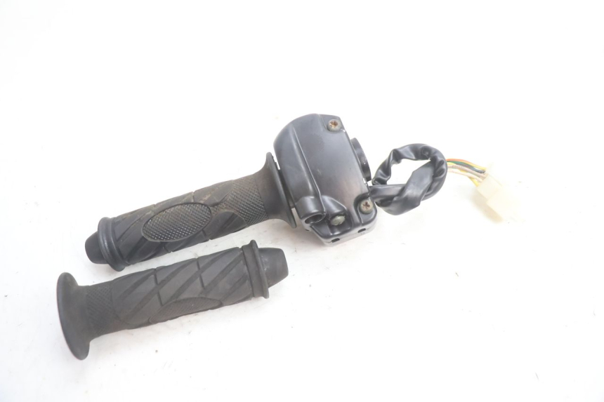 photo de COMANDO DIREITO KEEWAY RY6 2T 50 (2011 - 2019) - Ampliação técnica