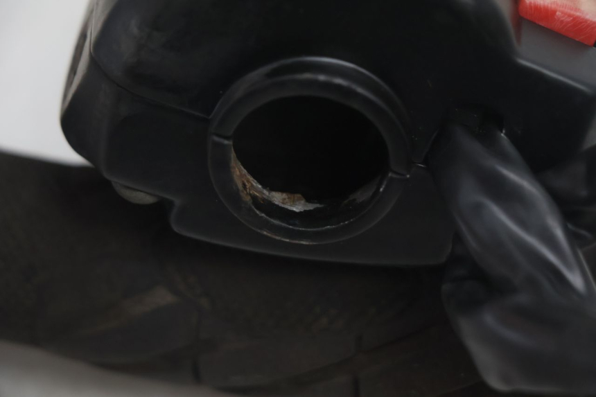 photo de COMANDO DIREITO KEEWAY RY6 2T 50 (2011 - 2019) - Pontos de fixação