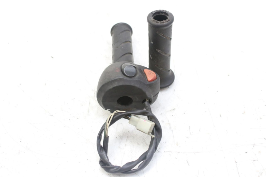 photo de COMANDO DIREITO PEUGEOT SATELIS 125 (2010 - 2012) - Ampliação técnica