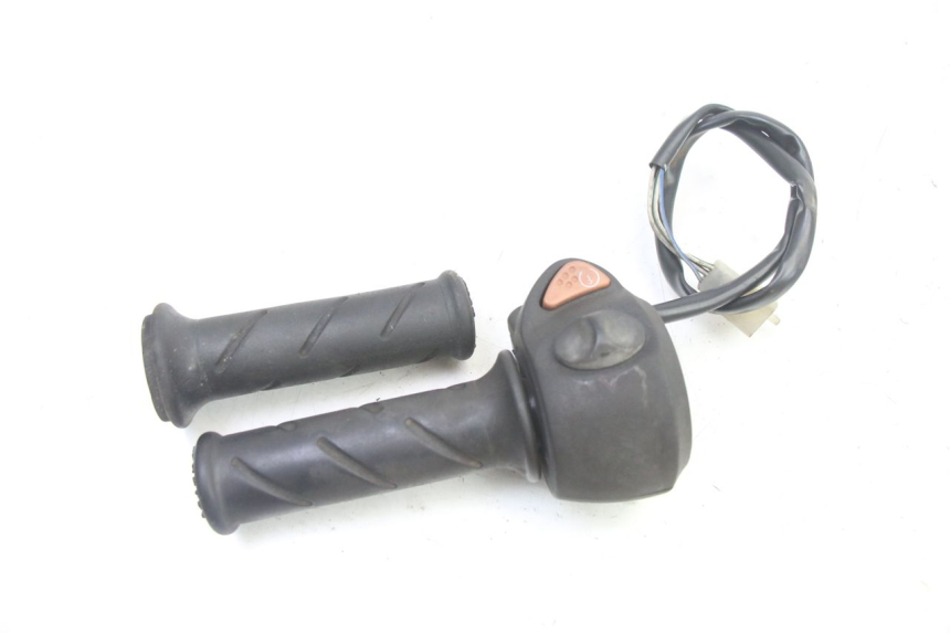 photo de COMANDO DIREITO PEUGEOT SATELIS 250 (2006 - 2012) - Zoom do estado de desgaste