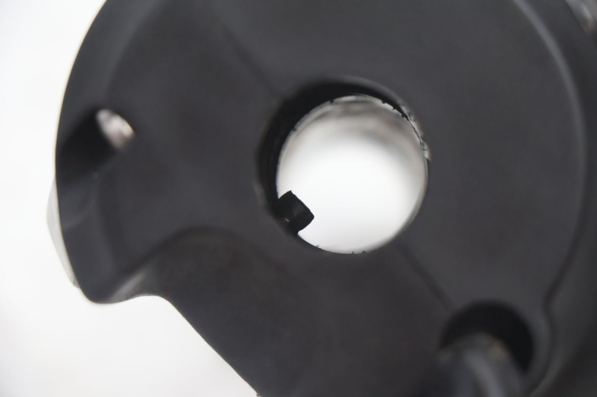 photo de COMANDO DIREITO PEUGEOT SATELIS 125 (2013 - 2018) - Pontos de fixação